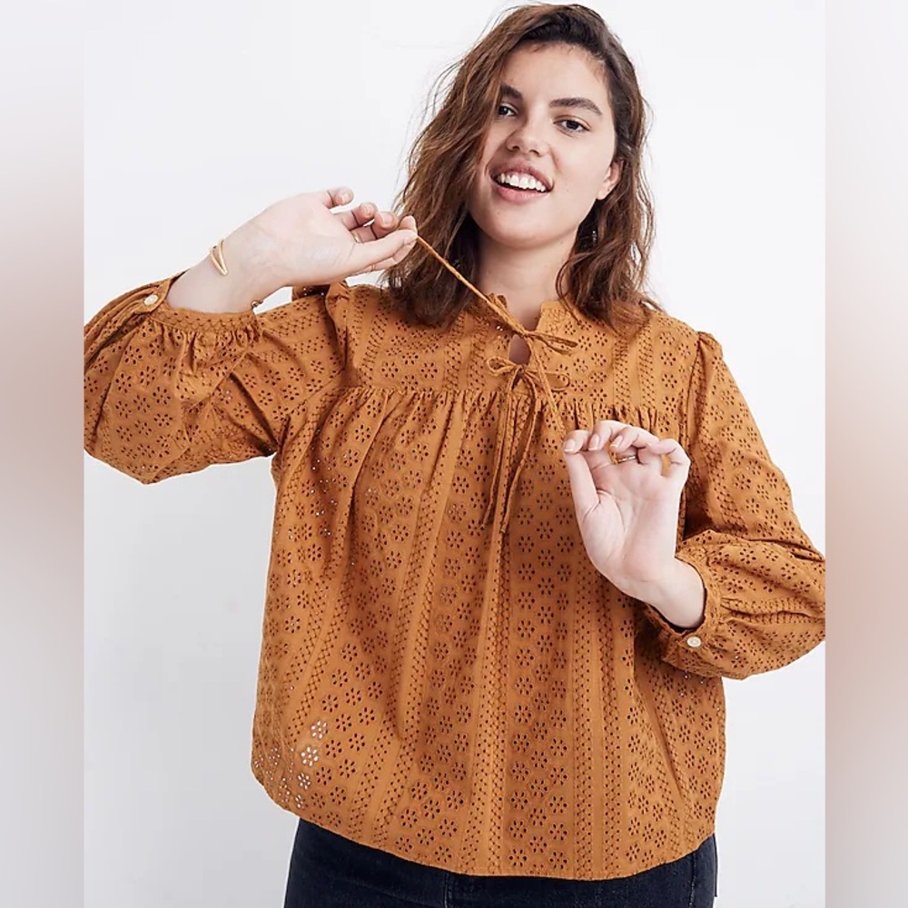 Madewell Eyelet Double-Tie Peasant Top size medium.